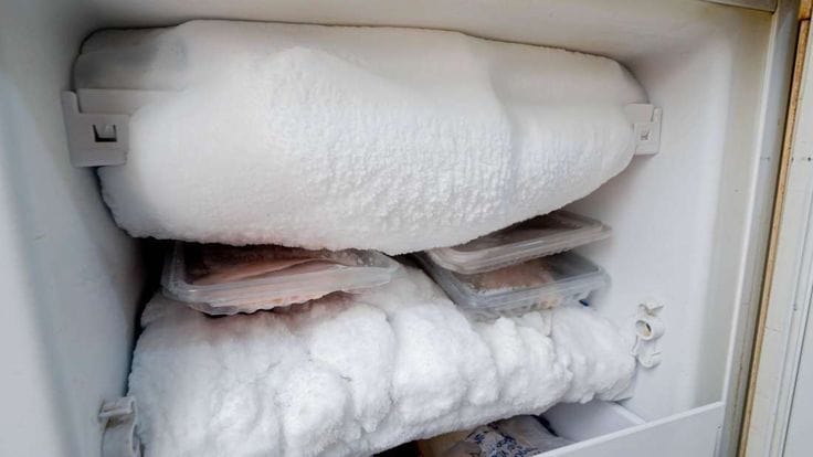 Nguyên nhân khiến tủ lạnh bị đóng đá và hướng dẫn cách khắc phục hiệu quả để tủ hoạt động bền bỉ, tiết kiệm điện năng