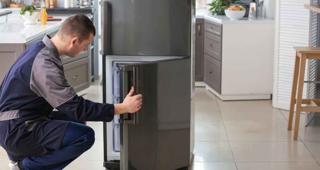 Sửa tủ lạnh tại TPHCM giá rẻ – Cam kết sửa dứt điểm lỗi chỉ 1 lần