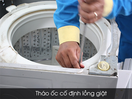 Cách Tháo Máy Giặt Cửa Trên Đúng Kỹ Thuật – An Toàn và Dễ Thực Hiện