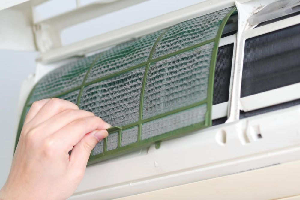 Máy lạnh bị chảy nước phải làm sao