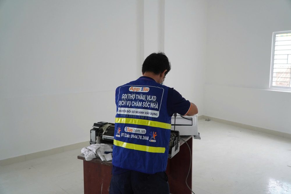 Máy lạnh bị chảy nước phải làm sao