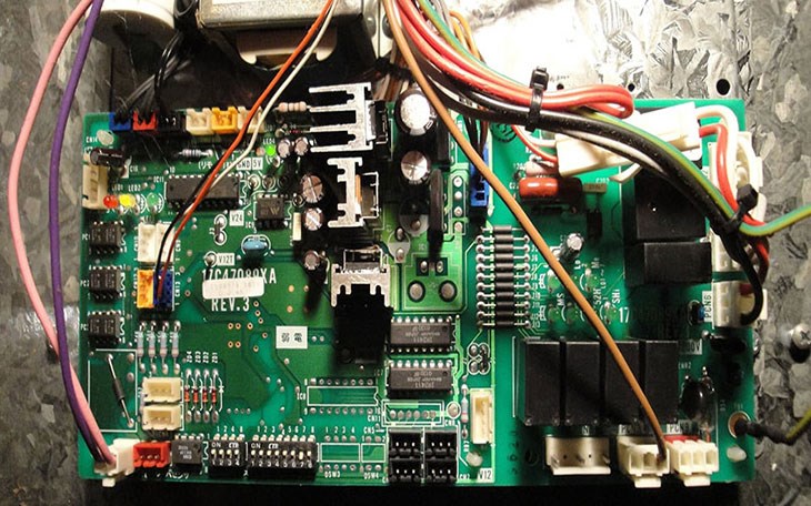 Bo mạch điều khiển bị lỗi hoặc chập cháy