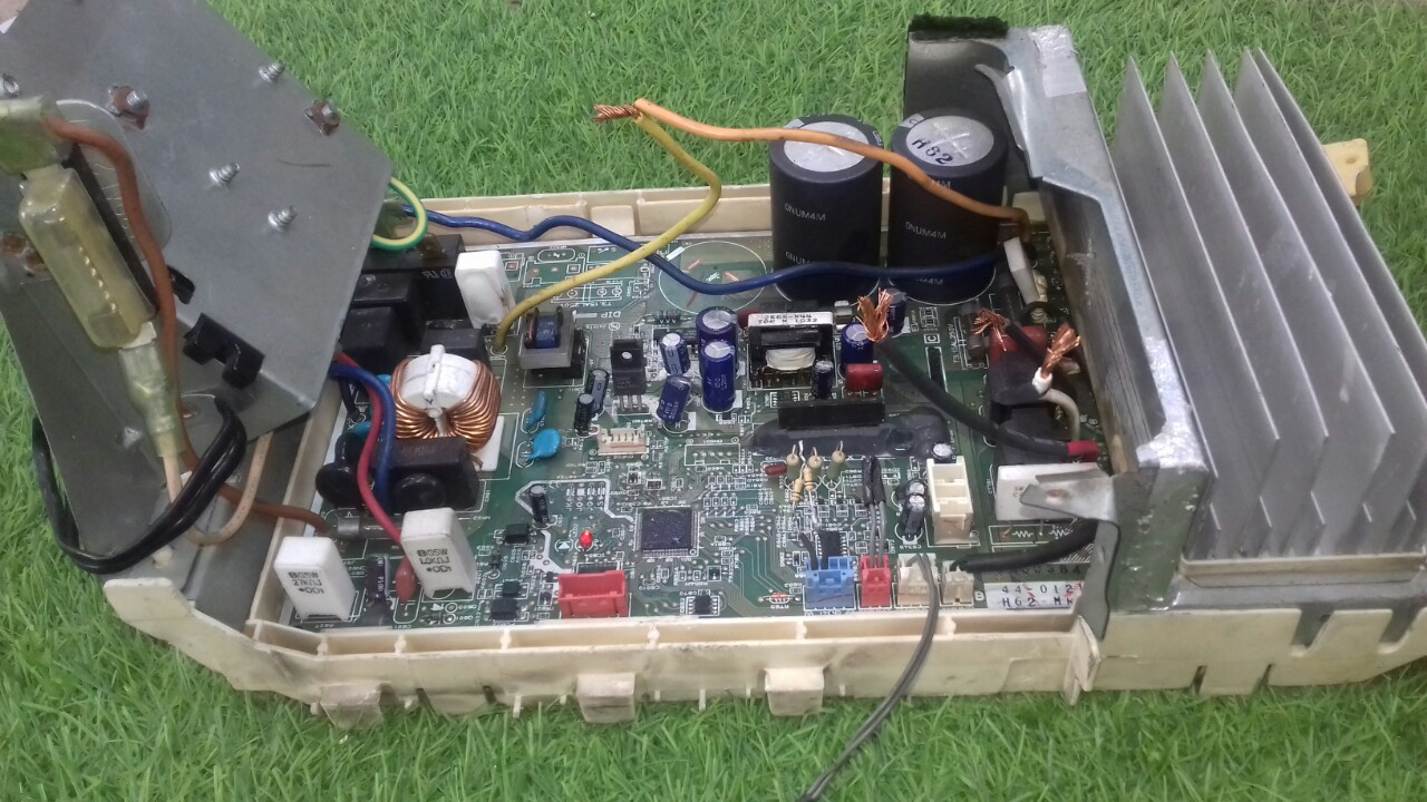 Máy lạnh Toshiba báo lỗi 1F
