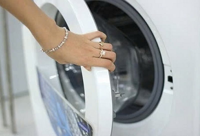 Cảm biến cửa bị lỗi máy giặt Samsung