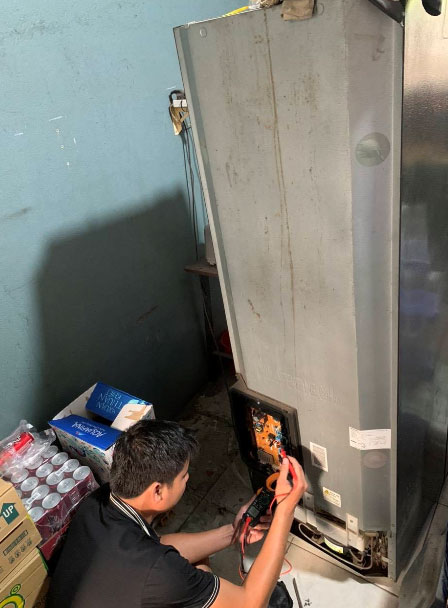Chấm dứt ngay nỗi lo thực phẩm hư hỏng và tối ưu hóa chi phí với dịch vụ sửa tủ lạnh tận nơi nhanh gọn từ Điện lạnh Thiên Thanh tại Hóc Môn.