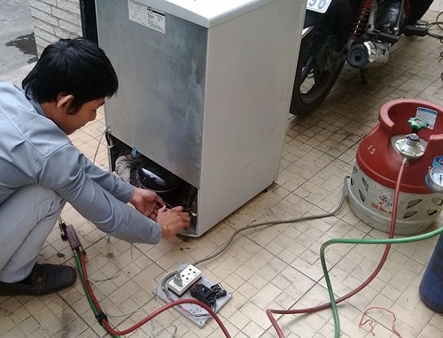 Niềm tin vững chắc cho mọi gia đình tại Quận Bình Tân – Điện lạnh Huỳnh Hải mang đến giải pháp sửa chữa và bảo dưỡng tủ lạnh toàn diện với phương châm chuyên nghiệp, giá tốt.