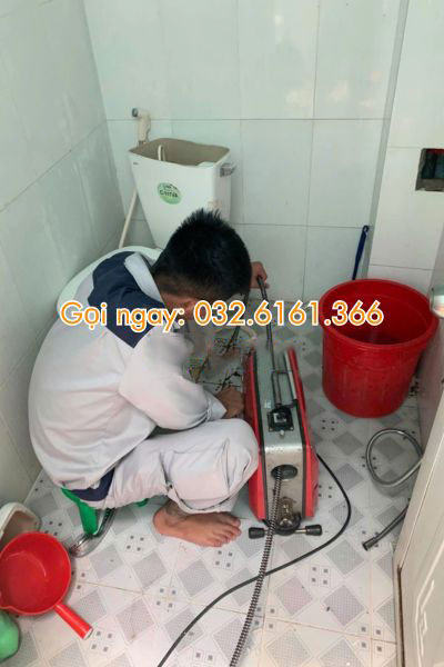 Nước tràn ngập sàn, bốc mùi khó chịu? Đội thợ Bkenvico túc trực sẵn tại Quận 7, đến tận nơi siêu tốc sau 15–20 phút.