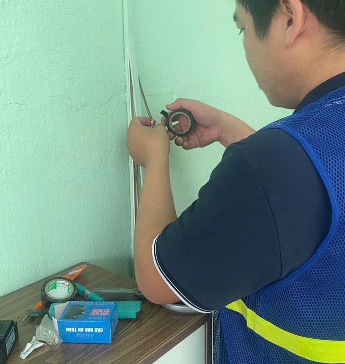 Tại Sao Cần Biết Cách Tháo Bóng Đèn LED Đúng Cách