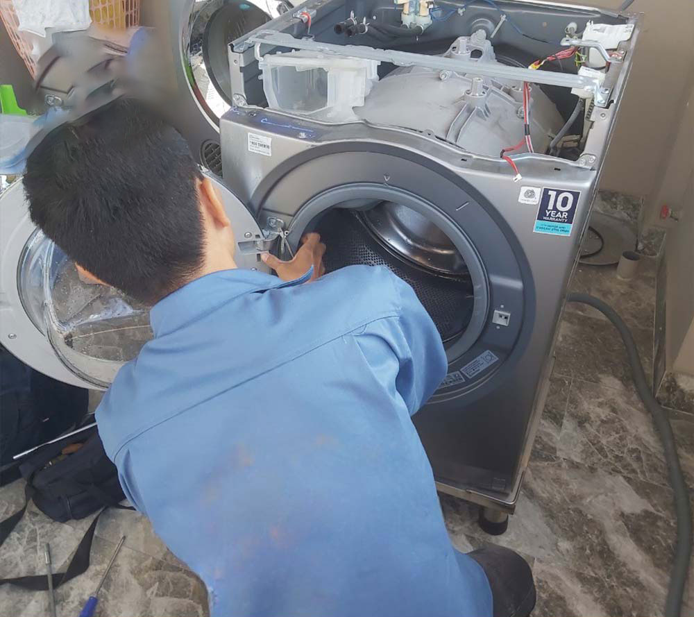 Vệ sinh toàn diện, bảo dưỡng chuẩn chuyên gia cùng đội ngũ thợ điện lạnh Gia Tuấn tại Quận 2