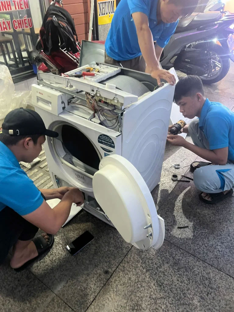 Khách hàng khu vực huyện Củ Chi hoàn toàn có thể yên tâm khi lựa chọn dịch vụ sửa máy giặt tại nhà của Trung tâm Điện lạnh Limosa nhờ quy trình làm việc minh bạch và tốc độ xử lý nhanh gọn.
