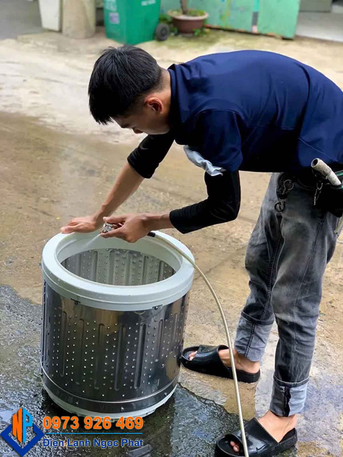 Điện lạnh Ngọc Phát chuyên làm sạch lồng giặt Q10 kỹ lưỡng, mang lại hiệu quả sạch bóng ngay lần đầu!