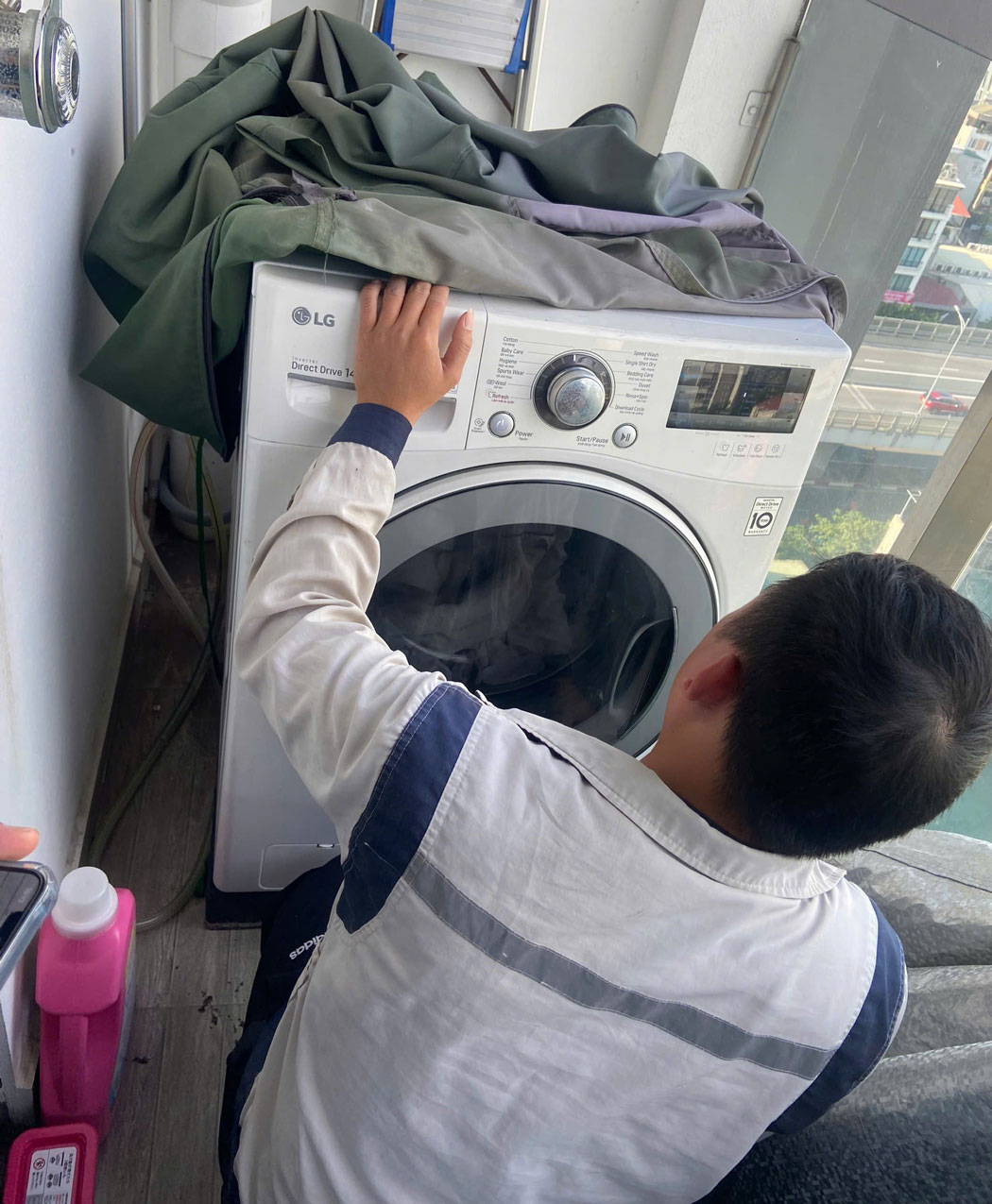 An tâm chọn ngay Điện lạnh Quốc Đăng tại Quận 7: Vệ sinh máy giặt chuẩn chuyên gia, giá cực tốt và kiểm tra tận nhà hoàn toàn miễn phí!