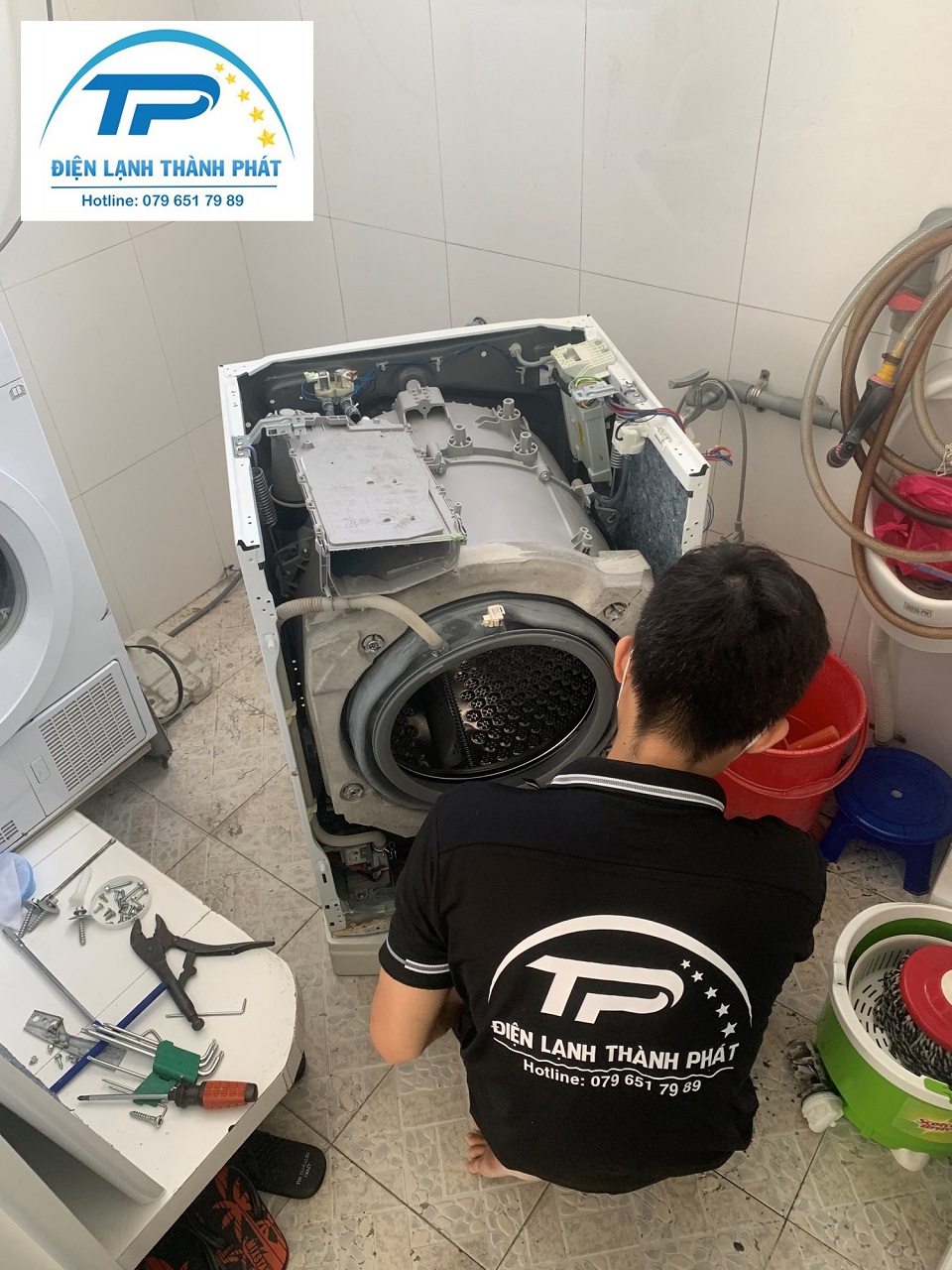 Trải nghiệm dịch vụ sửa chữa máy giặt chuyên nghiệp tại khu vực Quận Bình Tân cùng Điện lạnh Thành Phát: Báo giá minh bạch, kiểm tra lỗi chuẩn xác và phục vụ chu đáo tận nơi.