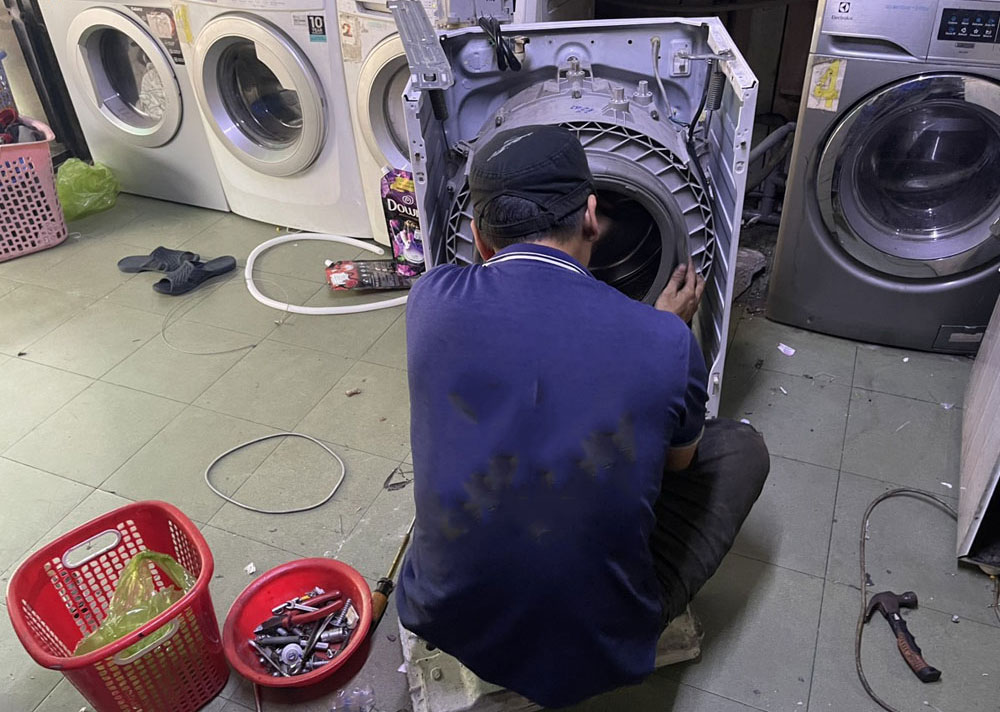 Trải nghiệm ngay dịch vụ từ Điện lạnh Thịnh An: Chuyên gia vệ sinh máy giặt uy tín tại Quận Phú Nhuận với chính sách hỗ trợ nhanh chóng trong ngày!