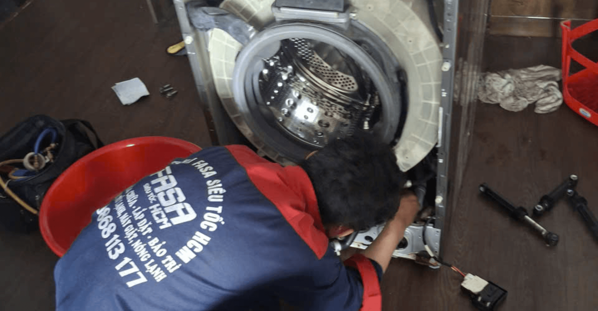 Khắc phục nhanh chóng mọi sự cố máy giặt rung lắc mạnh, kêu to hay không vắt tại quận Bình Tân với mức giá hợp lý từ Điện lạnh Fasa: Dịch vụ chuyên nghiệp, có mặt ngay tại nhà.