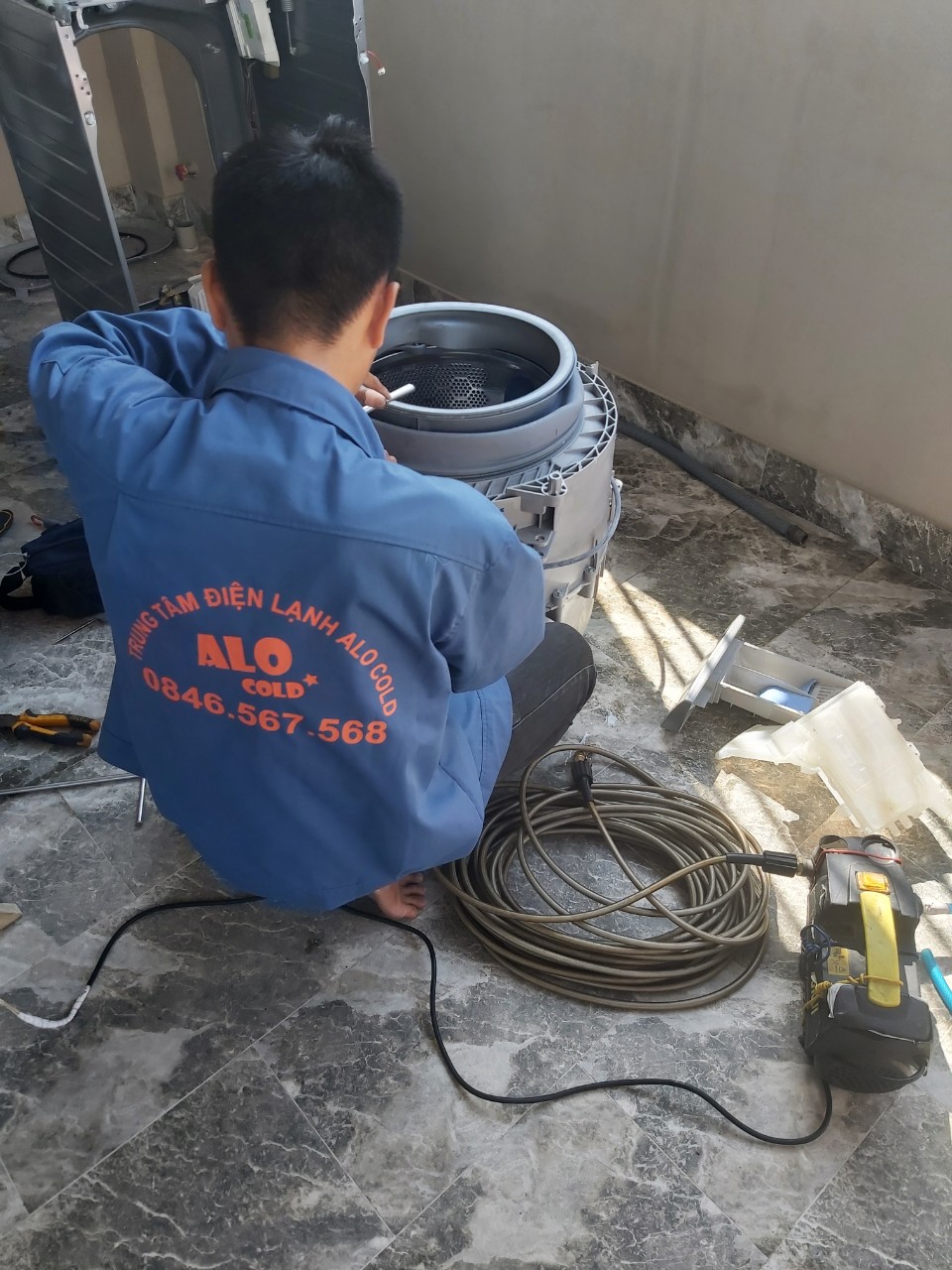Máy giặt bốc mùi hôi khó chịu? Điện lạnh Alo Nhanh chuyên khử khuẩn và vệ sinh lồng giặt chuẩn kỹ thuật tại Quận 2 — Sạch triệt để, có mặt tận nơi nhanh chóng!