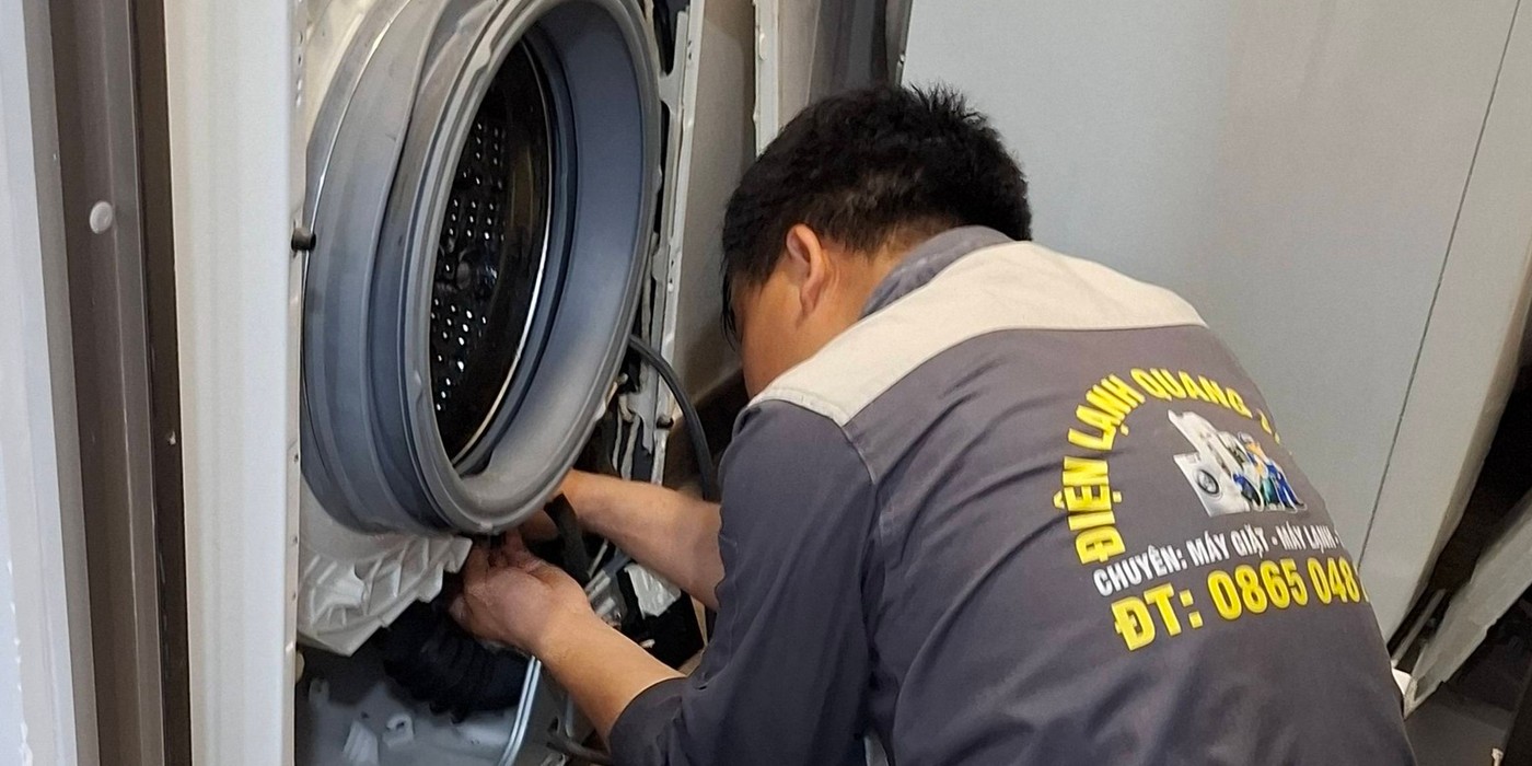 Quý khách tại Gò Vấp hoàn toàn có thể yên tâm khi lựa chọn dịch vụ sửa máy giặt của Điện lạnh Quang Trung nhờ quy trình làm việc chuyên nghiệp, chẩn đoán đúng bệnh và báo giá rõ ràng trước khi sửa chữa.