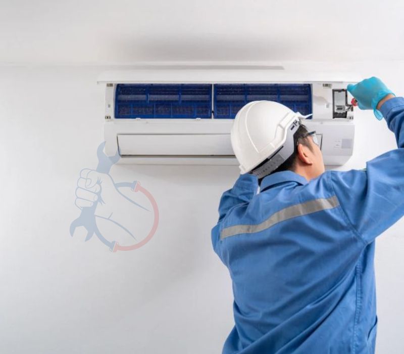 Thợ Điện lạnh Đức Đạo túc trực hỗ trợ thi công máy lạnh nhanh chóng, bảo hành chu đáo dài lâu tại Bình Thạnh.