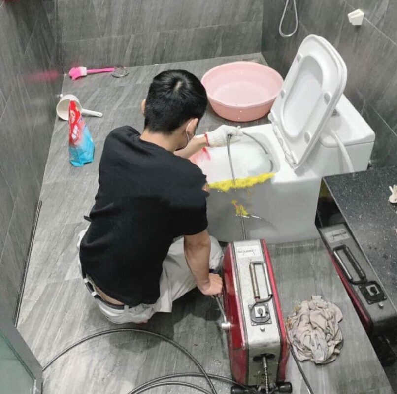 Việt Phát chuyên thông cống nghẹt Quận 3 nhanh chóng, thợ kỹ thuật tay nghề cao