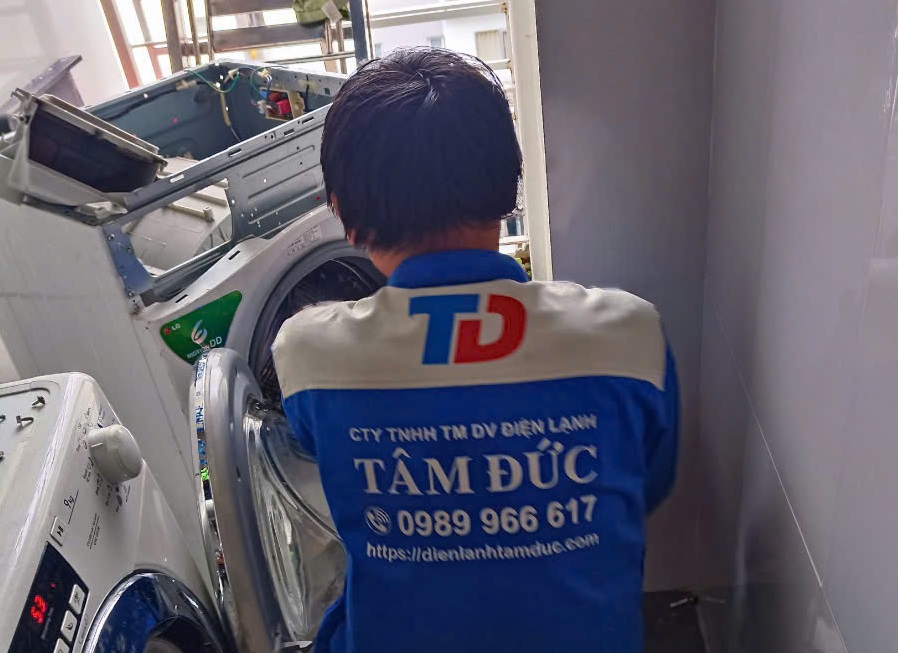 Đồng hành cùng Điện lạnh Tâm Đức để bảo vệ thiết bị: Dịch vụ chăm sóc và vệ sinh máy giặt định kỳ hiệu quả cao tại Quận Phú Nhuận, gọi là có mặt sau 30 phút!