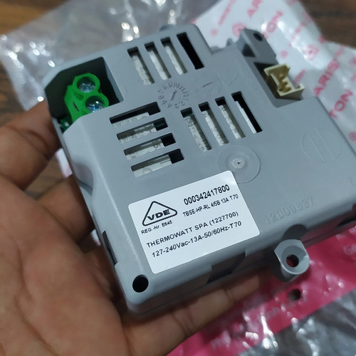 Hộp role bình nóng lạnh