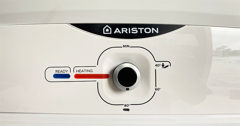 Bình nóng lạnh Ariston nháy đèn đỏ
