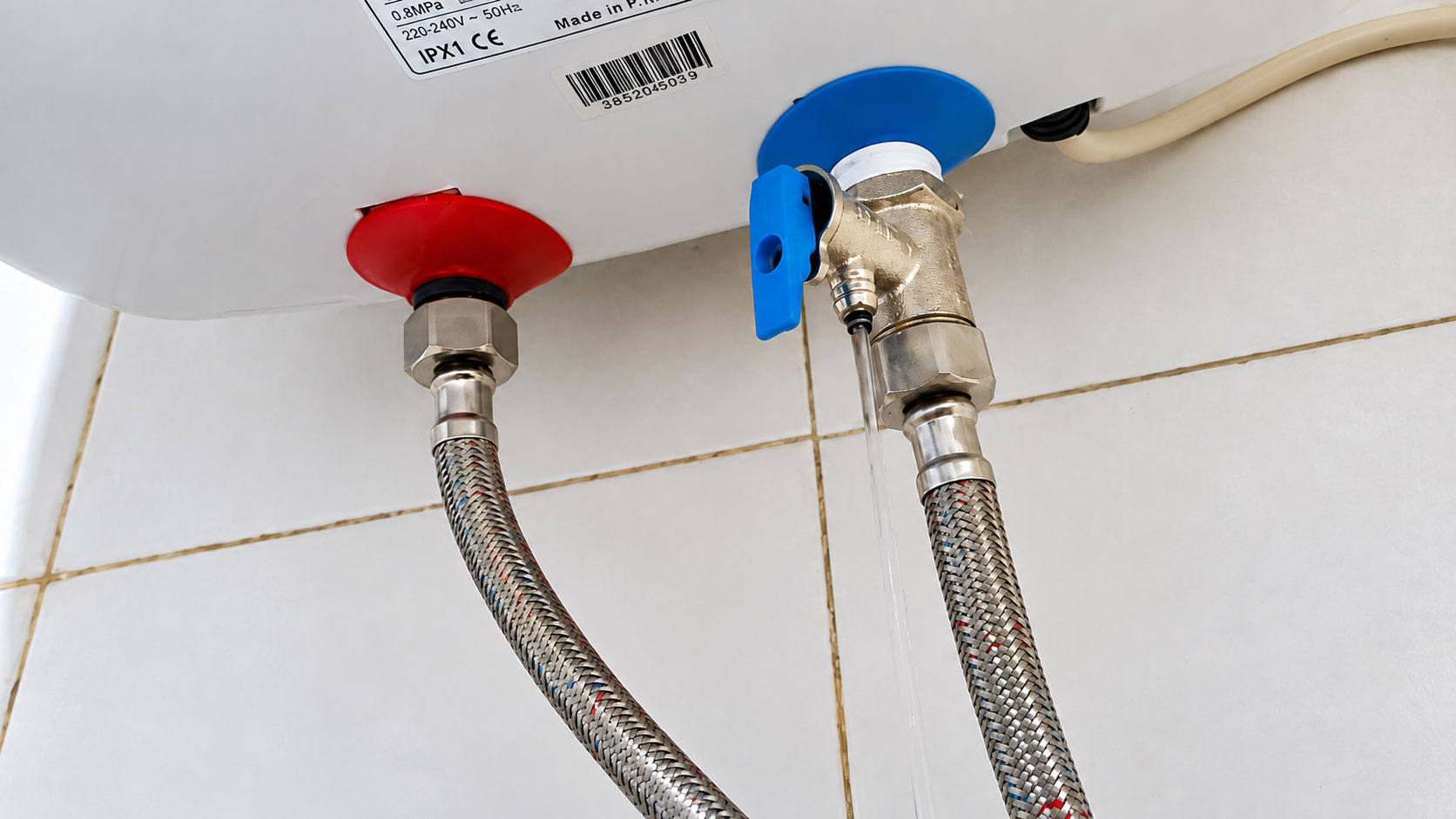 Đường nước vào (Lạnh) và đường nước ra (Nóng)
