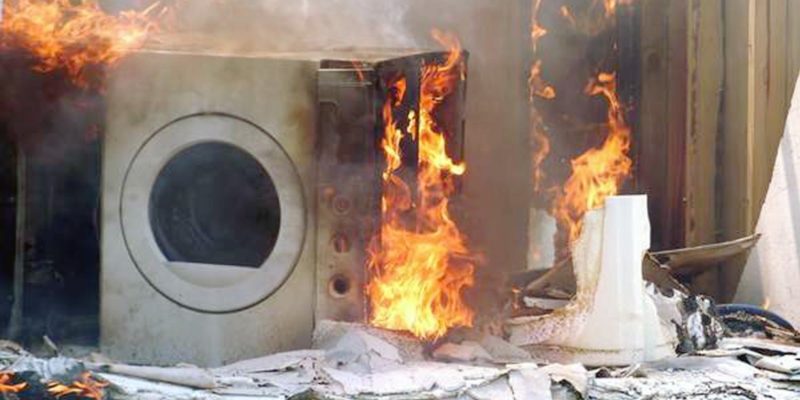 Nguyên nhân chính khiến máy sấy quần áo bị cháy hoặc bốc mùi khét