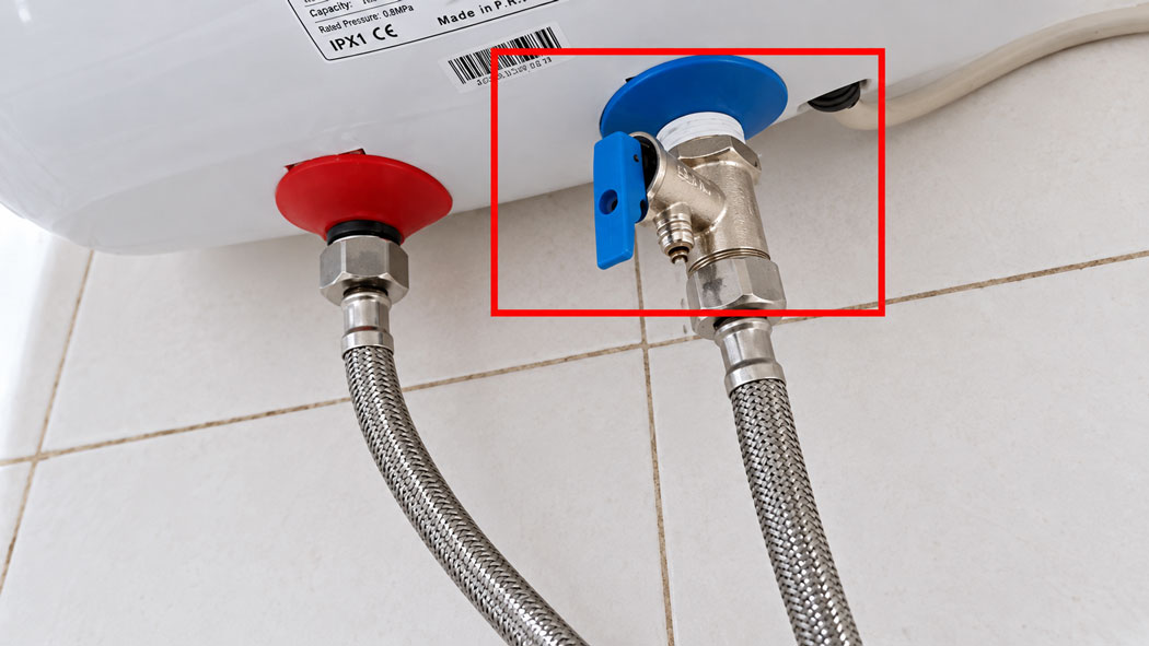 Mở van cấp nước vào máy