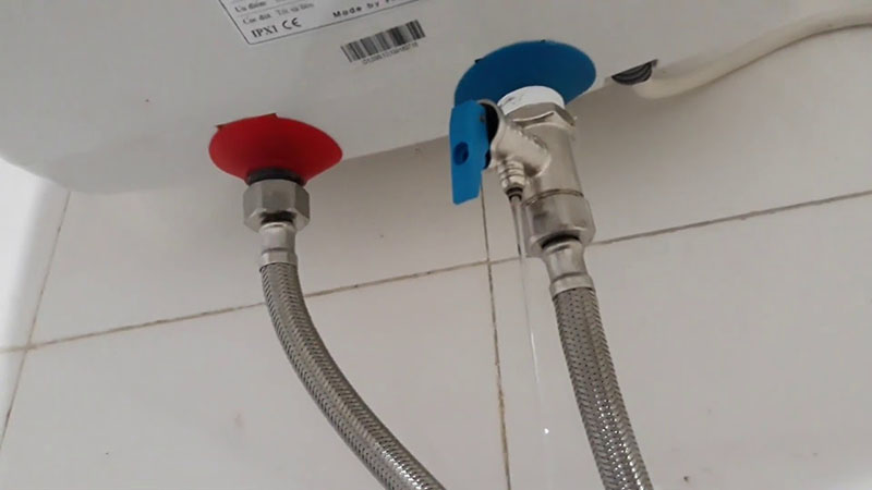 Nguồn nước quá yếu hoặc tắc van một chiều