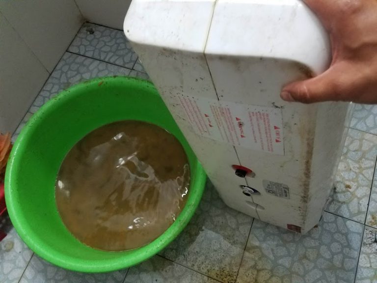 Sau khi vệ sinh súc rửa